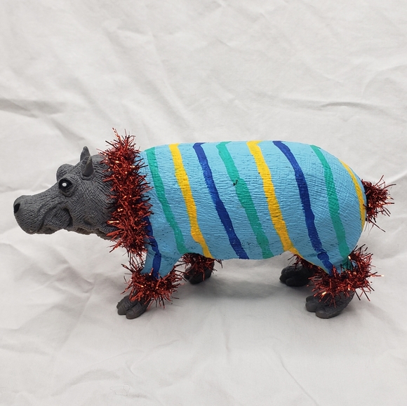 Handpainted Festive House Hippo Figure 5.5 x 2.5 Inches - Picture 3 of 7